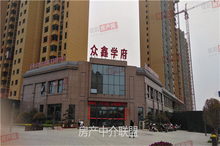 龙珠丽都大产权，学区房，有车库储藏室，中间楼层12楼，